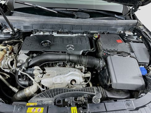 Certified 2021 Mercedes-Benz GLB 250 4MATIC image 38