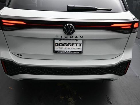 New 2026 Volkswagen Tiguan SE R-Line image 12