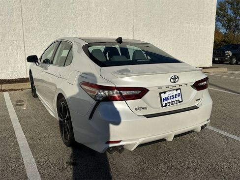 Used 2019 Toyota Camry XSE image 11