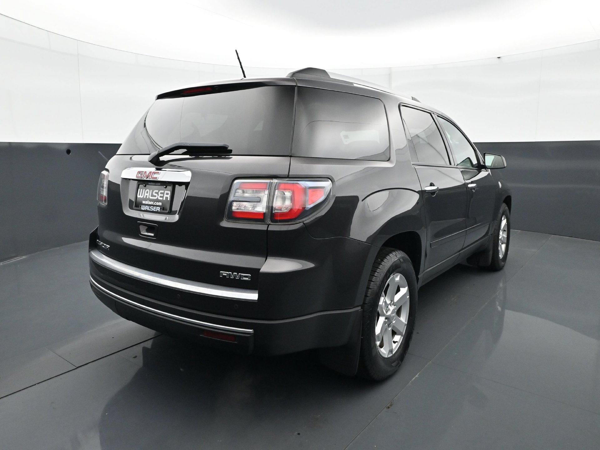 Used 2015 GMC Acadia SLE AWD/4WD image 6