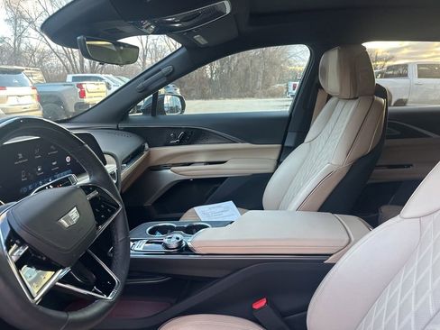 Certified 2025 Cadillac Lyriq Luxury image 15
