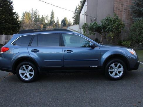 Used 2014 Subaru Outback 2.5i Premium image 11