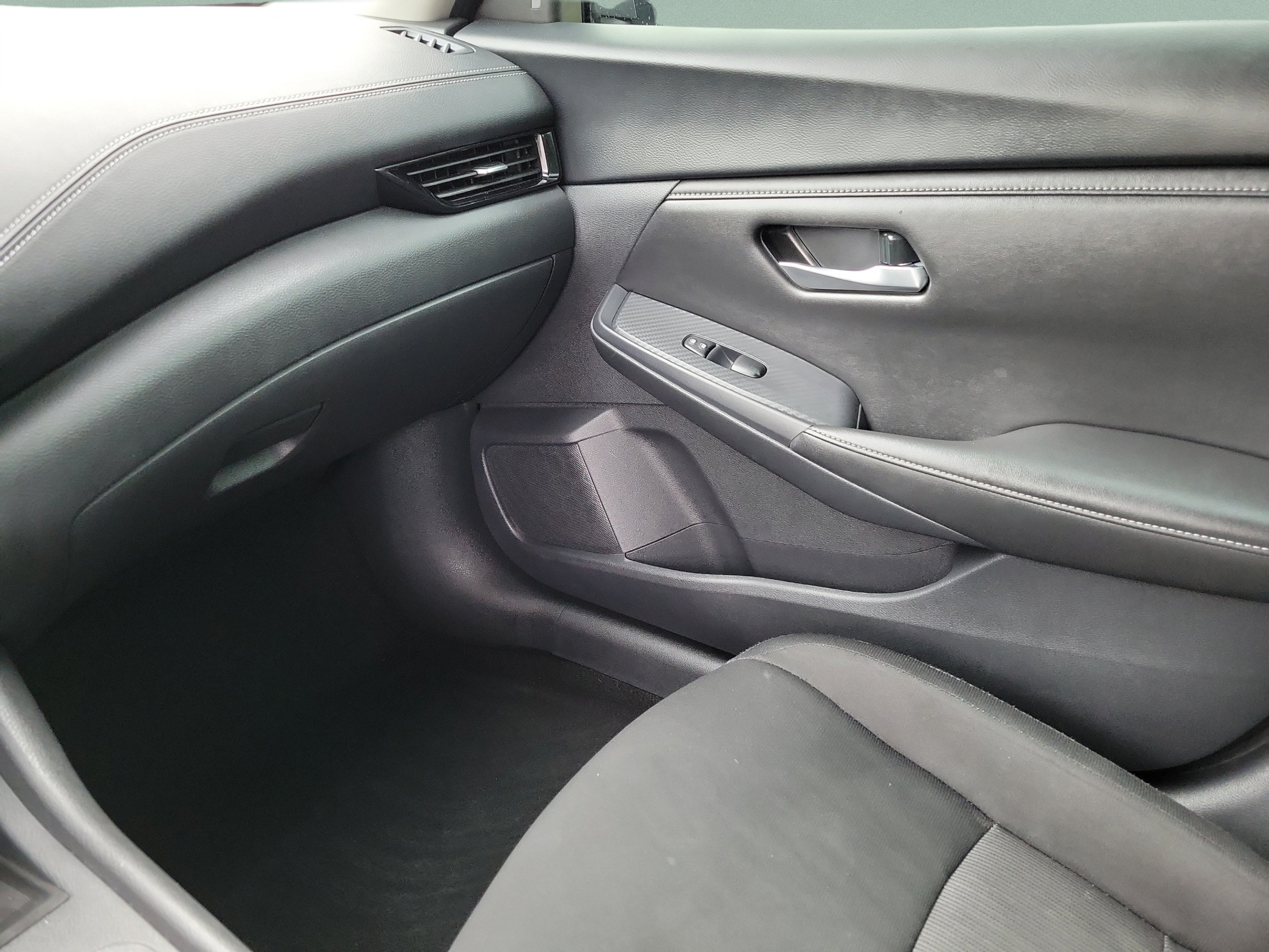 Used 2024 Nissan Sentra SV w/ All-Weather Package FWD image 22