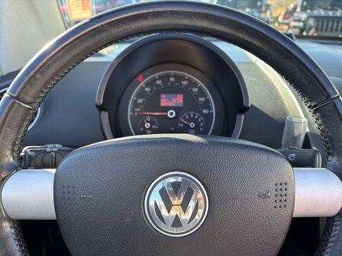 Used 2009 Volkswagen Beetle Blush image 12