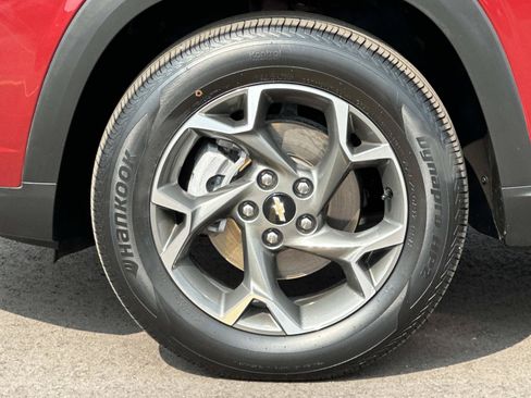 Used 2025 Chevrolet Trax LT w/ Driver Confidence Package FWD image 8