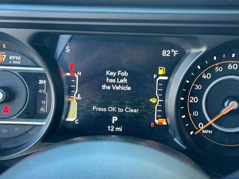 Used 2025 Jeep Wrangler Unlimited Rubicon w/ Convenience Group AWD/4WD image 24