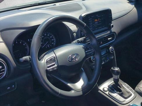 Used 2019 Hyundai Kona Limited image 9