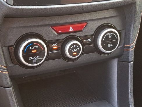 Used 2023 Subaru Crosstrek 2.5i Limited w/ Moonroof Package image 16