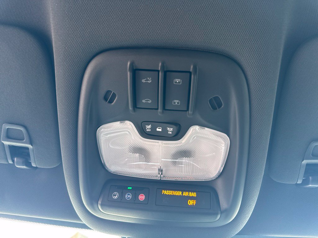 Used 2023 Chevrolet TrailBlazer RS w/ Sun and Liftgate Package AWD/4WD image 32