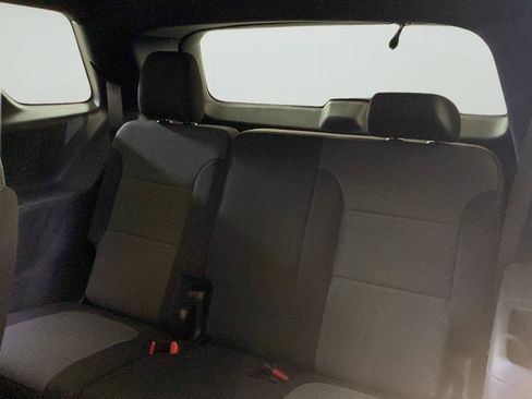 Used 2023 Chevrolet Traverse LT FWD image 28