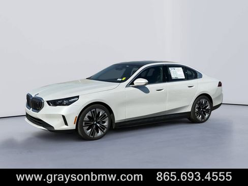 Used 2025 BMW i5 xDrive40 w/ Executive Package image 7