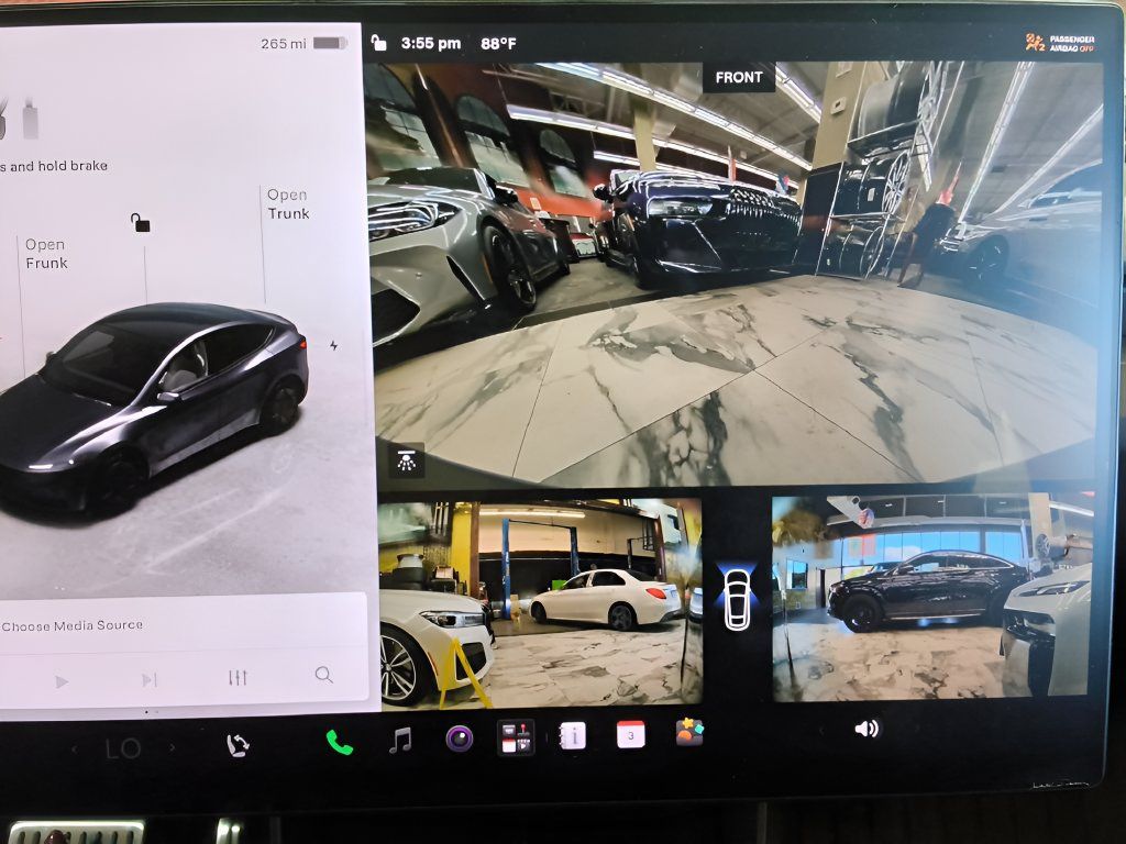 Used 2026 Tesla Model Y 2WD image 29