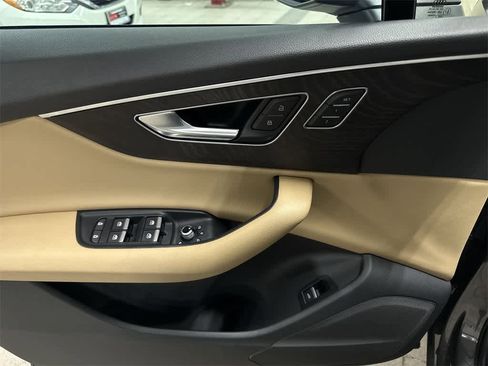 Used 2022 Audi Q7 2.0T Premium w/ Convenience Package image 24