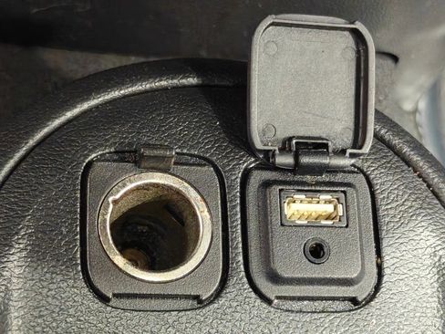 Used 2014 MAZDA MAZDA2 Sport FWD image 12