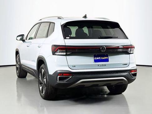 New 2026 Volkswagen Taos SE AWD/4WD image 5