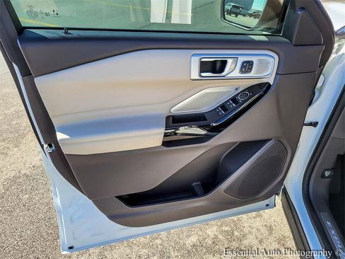 Used 2022 Ford Explorer Platinum image 28