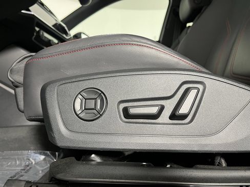 Used 2025 Audi Q3 2.0T Premium Plus w/ Premium Plus Package image 12