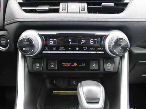 Used 2021 Toyota RAV4 XLE Premium AWD/4WD image 24
