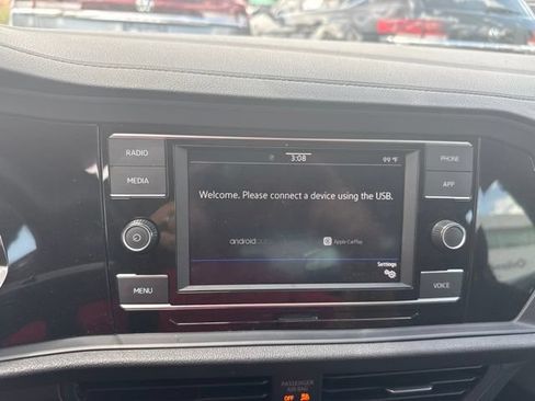 Used 2024 Volkswagen Jetta SE w/ Panoramic Sunroof Package FWD image 19