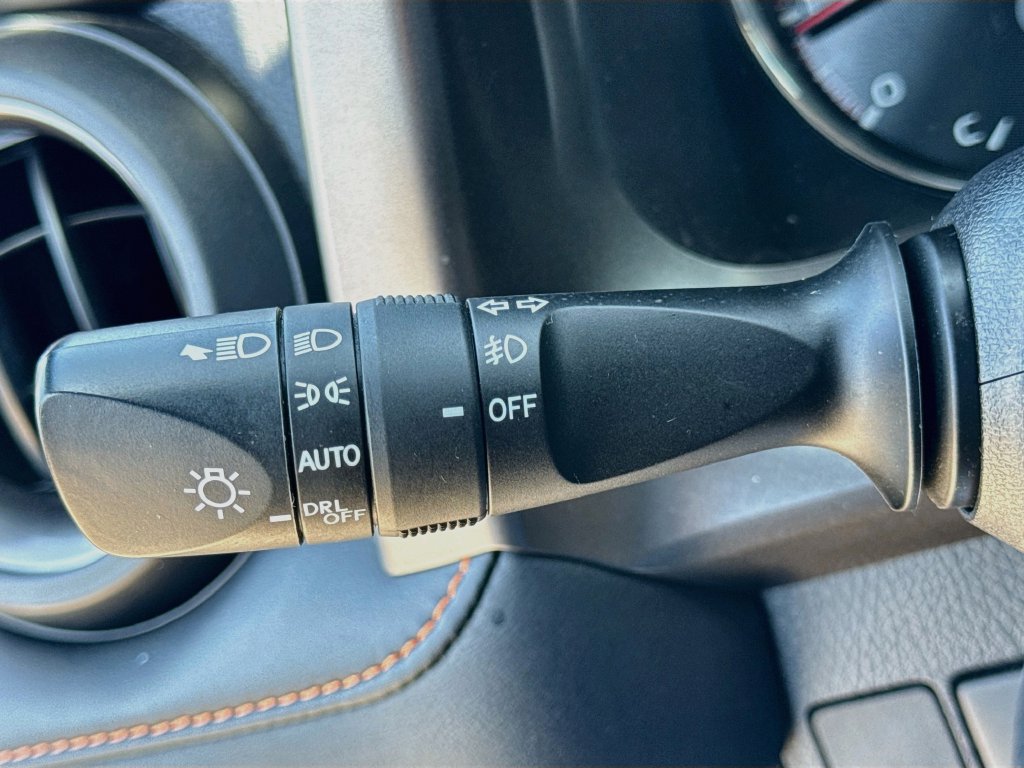 Used 2018 Toyota RAV4 SE w/ Power Extra Value Package FWD image 13