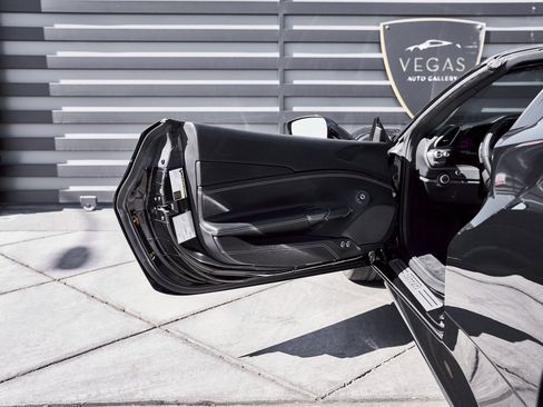 Used 2018 Ferrari 488 Spider image 32