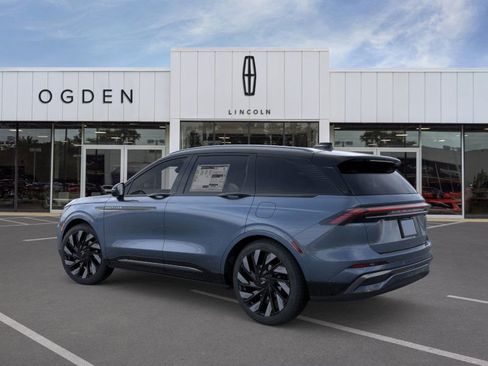 New 2026 Lincoln Nautilus Reserve w/ Jet Appearance Package image 4