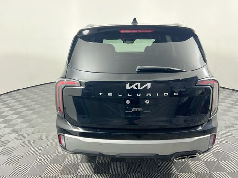 Certified 2024 Kia Telluride EX w/ EX Captain's Chair Package FWD image 4