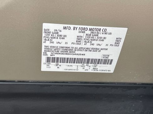 Used 2017 Ford Explorer XLT image 32