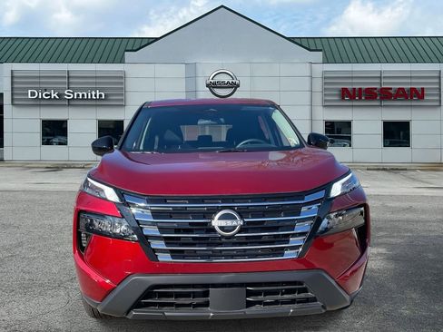 Used 2025 Nissan Rogue S image 2