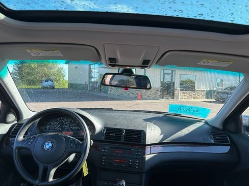 Used 2005 BMW 325xi Sedan AWD/4WD image 25
