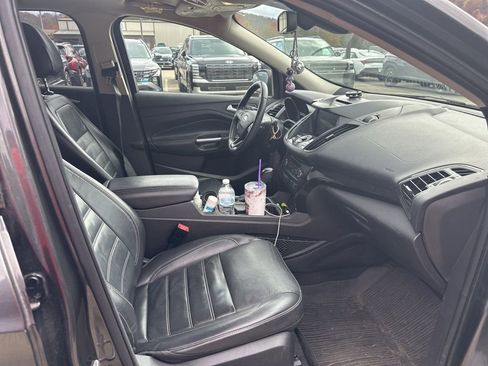 Used 2017 Ford Escape Titanium image 5