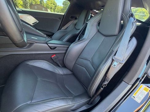 Used 2024 Chevrolet Corvette Stingray Preferred Cpe w/ Z51 Performance Package RWD image 28