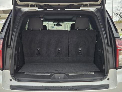 Used 2022 Chevrolet Tahoe RST w/ Luxury Package RWD image 10