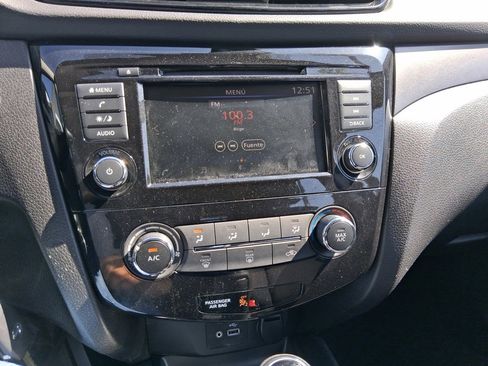 Used 2020 Nissan Rogue Sport S image 13