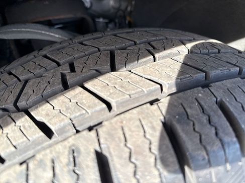 Used 2022 Chevrolet Tahoe Z71 image 34