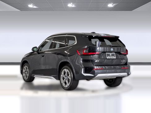 Used 2025 BMW X1 xDrive28i w/ Convenience Package AWD/4WD image 3