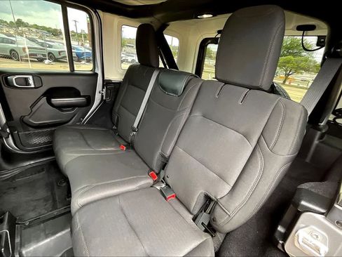 Used 2019 Jeep Wrangler Unlimited Sport S image 29