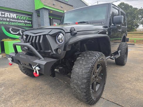 Used 2014 Jeep Wrangler Sport w/ Quick Order Package 24S AWD/4WD image 2
