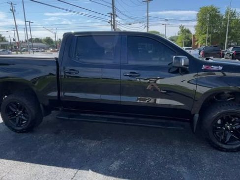 Used 2021 Chevrolet Silverado 1500 LT Trail Boss w/ Convenience Package II AWD/4WD image 3