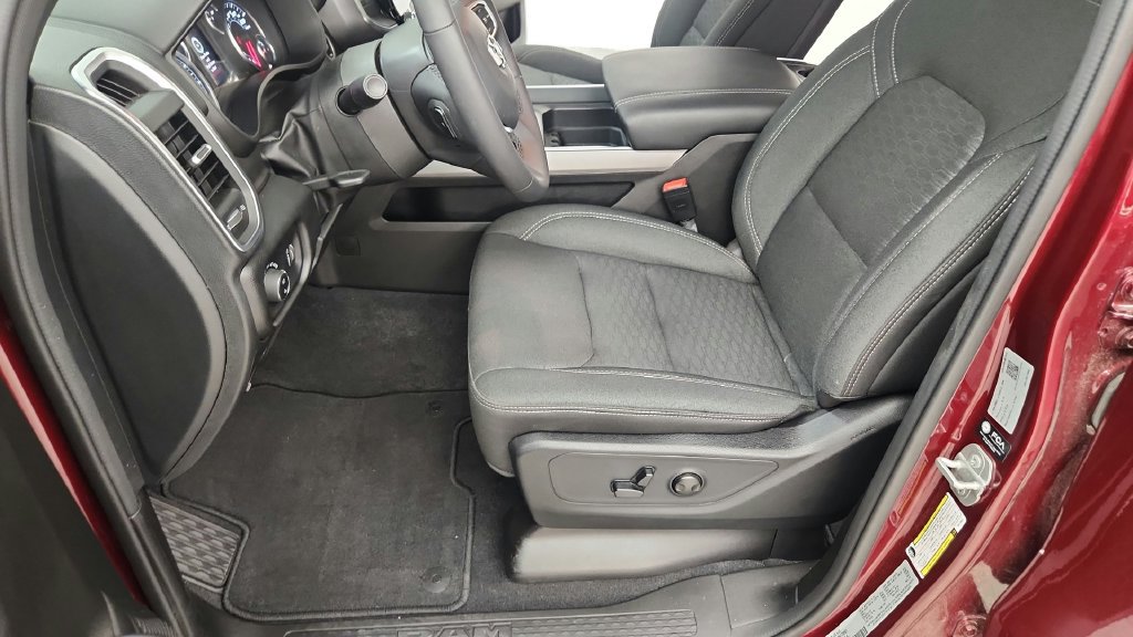 Used 2025 RAM 1500 Big Horn RWD image 26