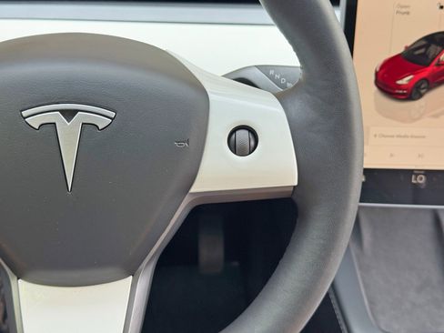 Used 2023 Tesla Model 3 Standard Range image 19