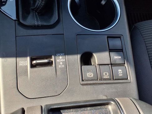 Used 2023 Toyota Highlander LE FWD image 13