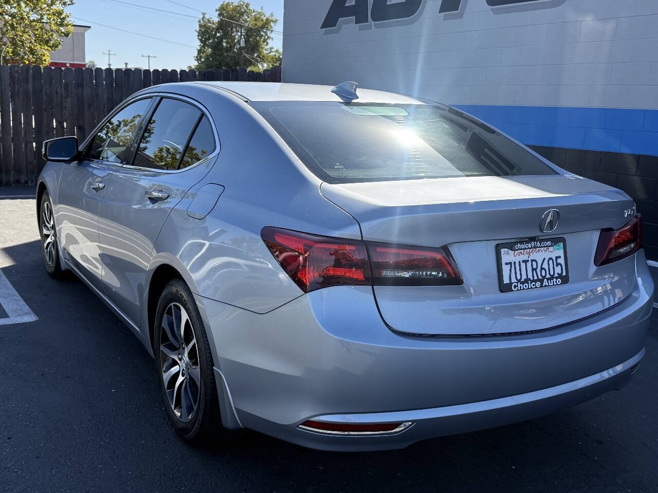 Used 2016 Acura TLX FWD image 4