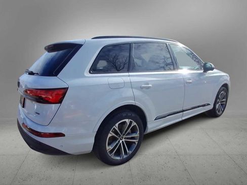 Certified 2025 Audi Q7 2.0T Premium w/ Convenience Plus Package image 8