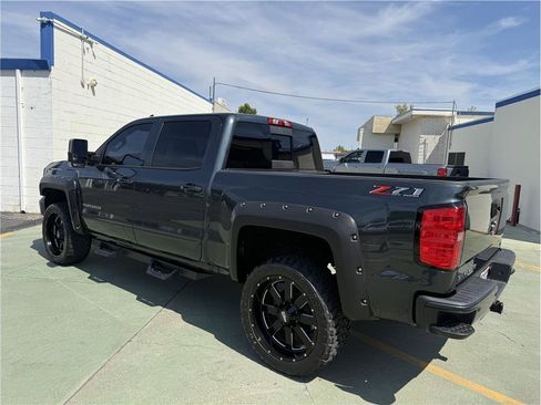Used 2018 Chevrolet Silverado 1500 LT w/ All Star Edition AWD/4WD image 8