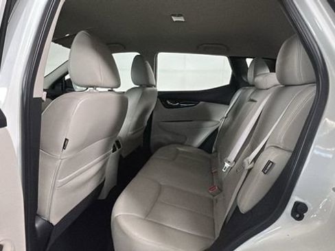 Used 2022 Nissan Rogue Sport SL AWD/4WD image 25