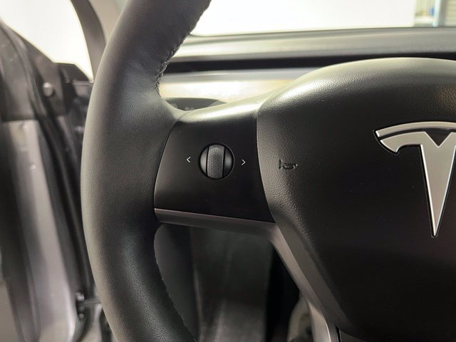 Used 2025 Tesla Model Y Long Range RWD image 26