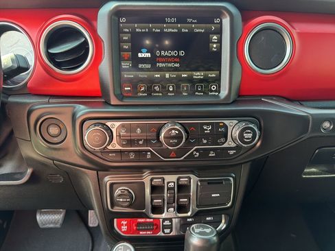 Used 2021 Jeep Wrangler Unlimited Rubicon AWD/4WD image 35