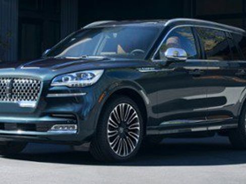 Used 2023 Lincoln Aviator Black Label w/ Class IV Trailer Tow Package AWD/4WD image 1
