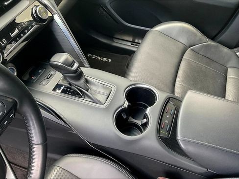 Used 2021 Toyota Venza XLE w/ Softex Package AWD/4WD image 18